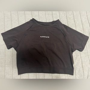 Alphalete Amplify Crop Top